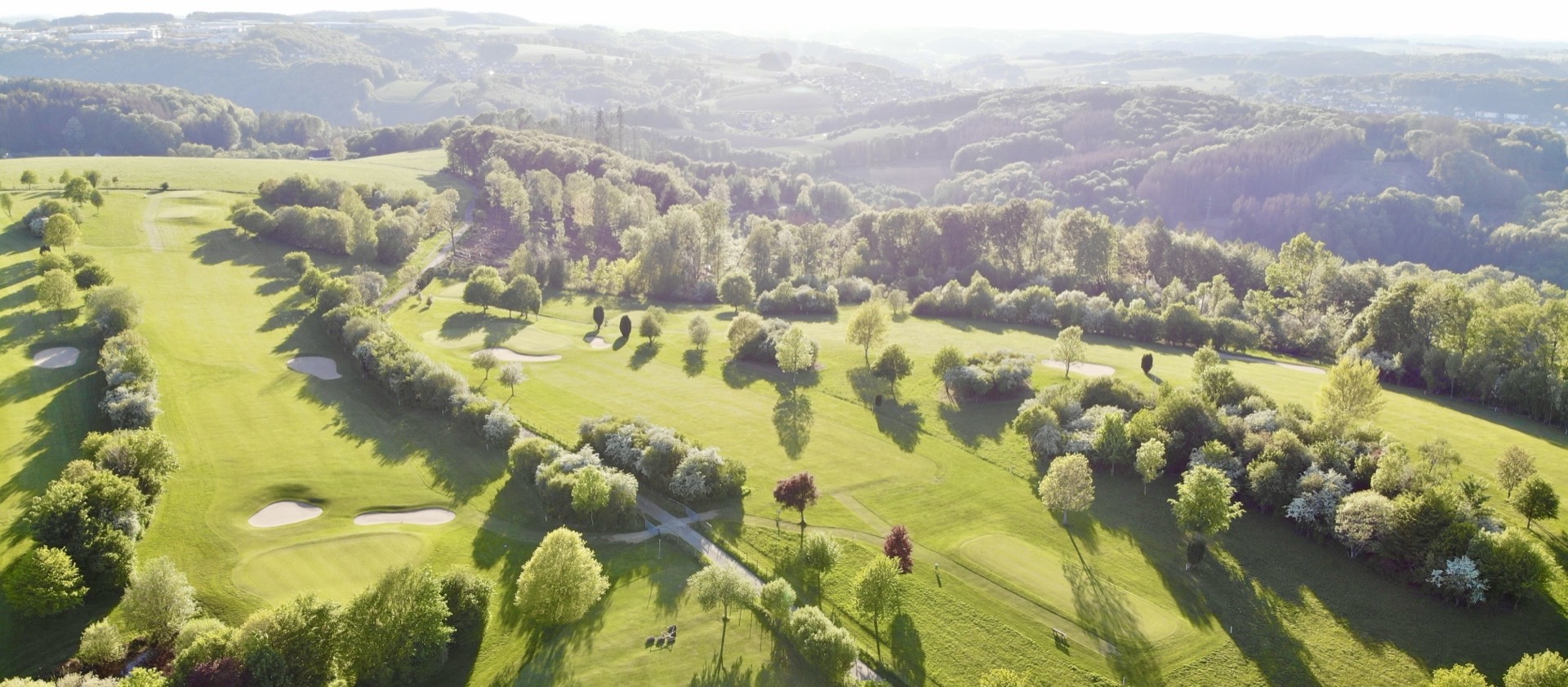 Panorama der Anlage im Morgenlicht
